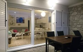 Sol Apartment
